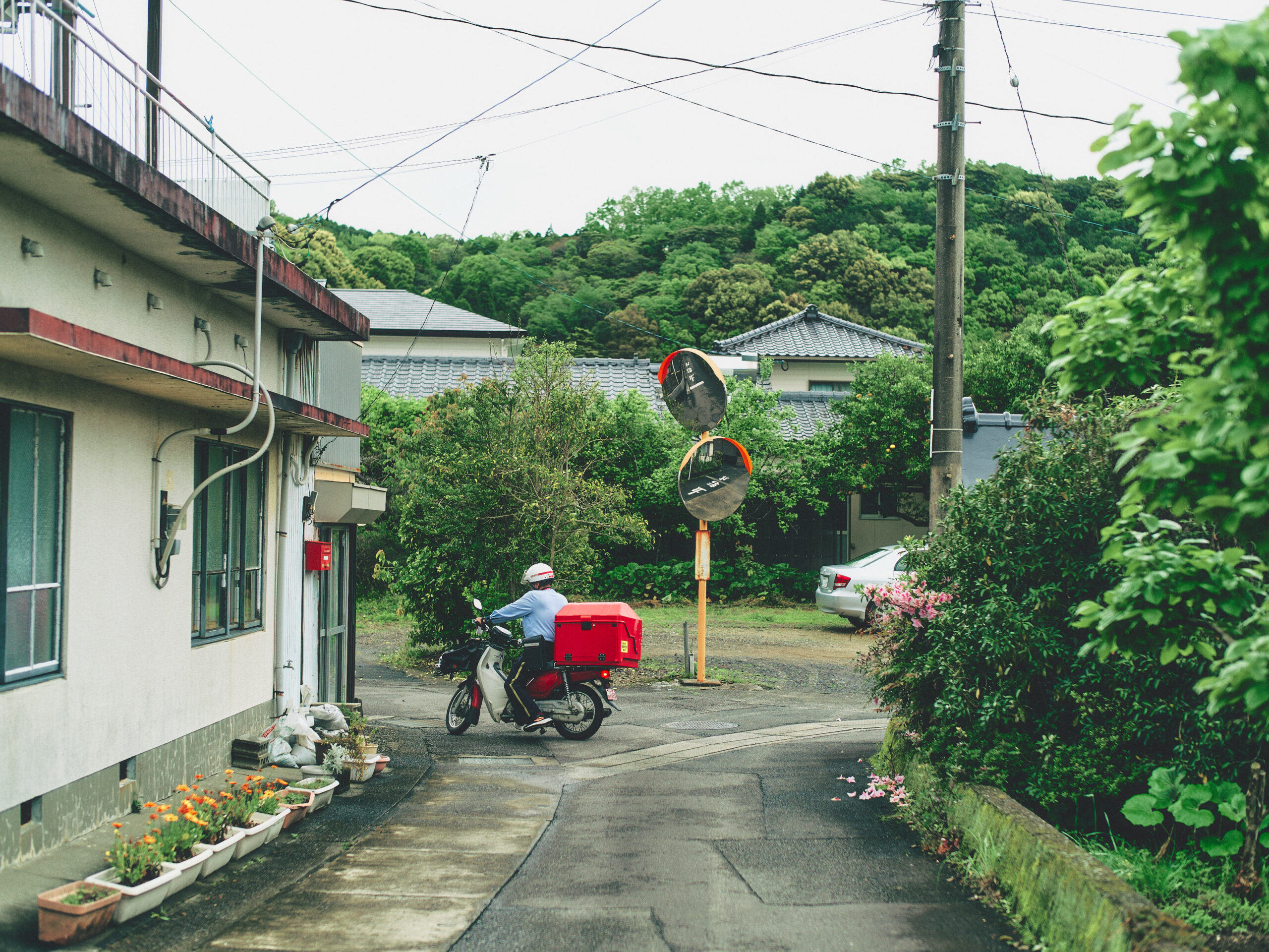 お勤めお疲れ様です。