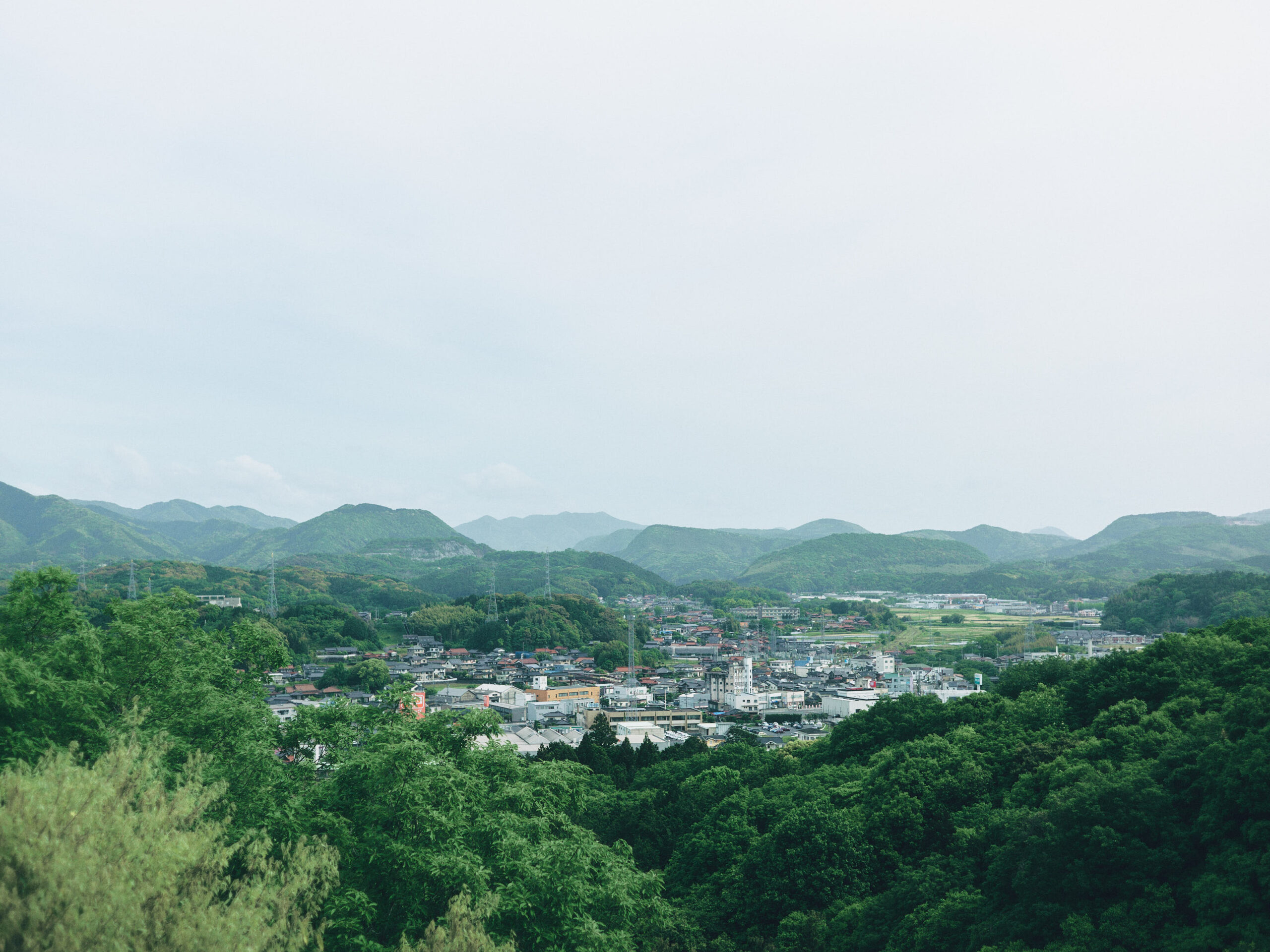 山陽小野田市へ向かっていく山道から、美祢市街地を一望できた。