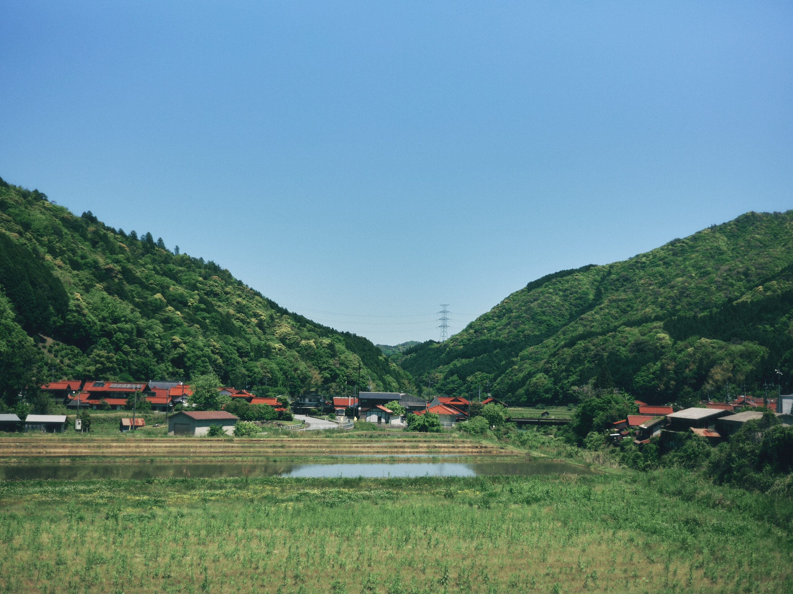 佐々並市のまちなみが見える。