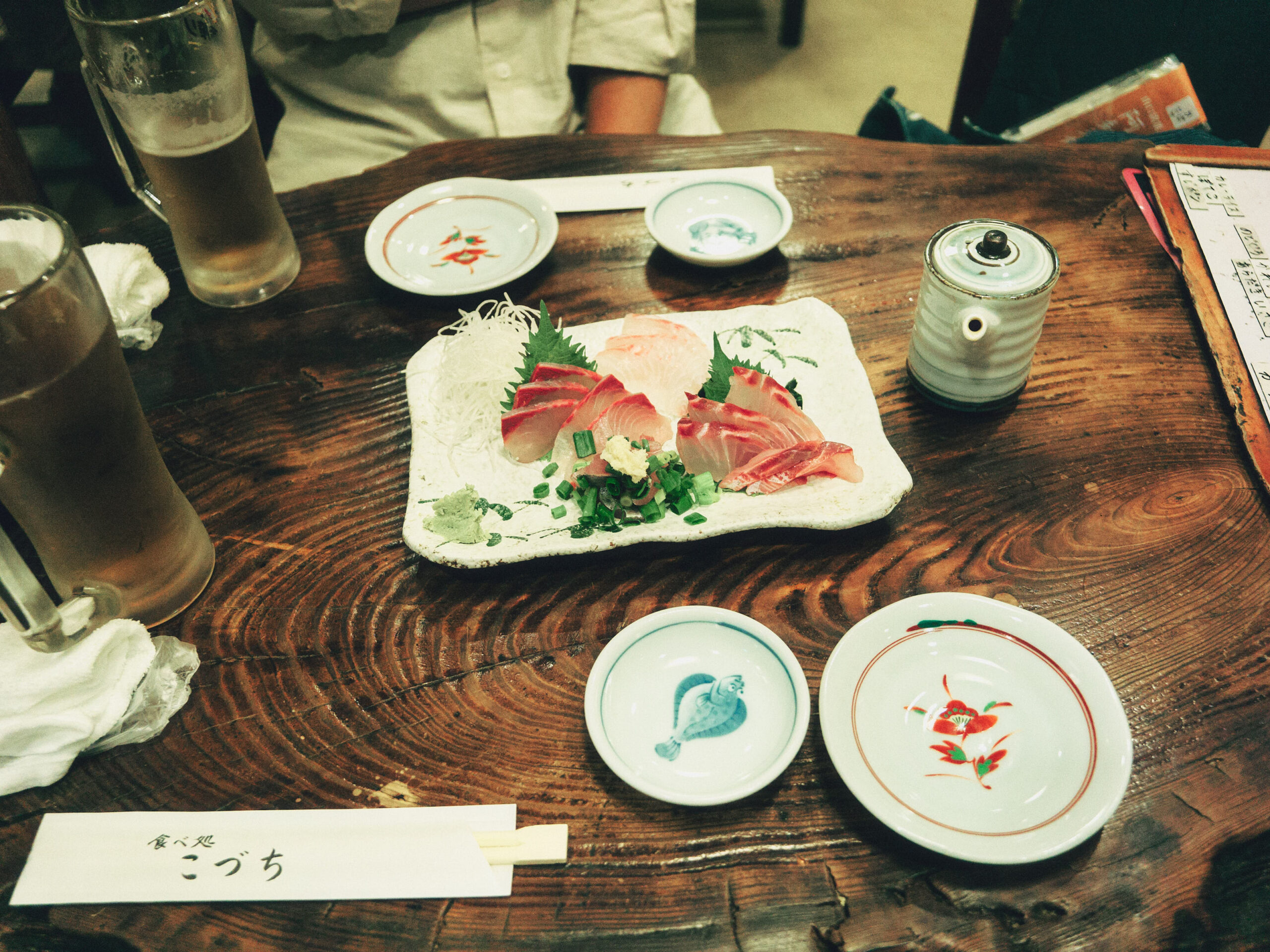 夜、同じ歳のりんたろうくんと。魚すんごく美味しい。