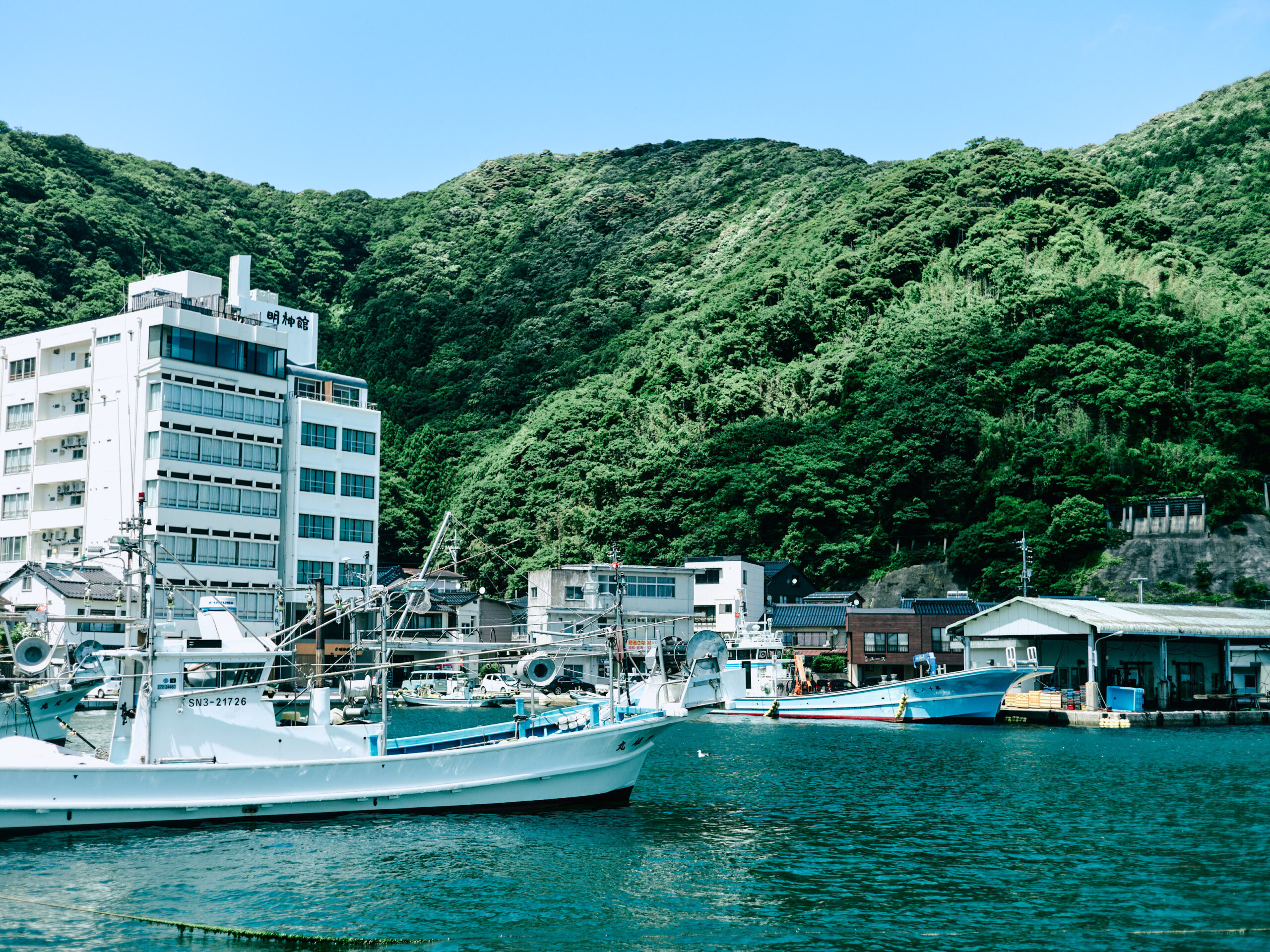 美保関の港町へ。