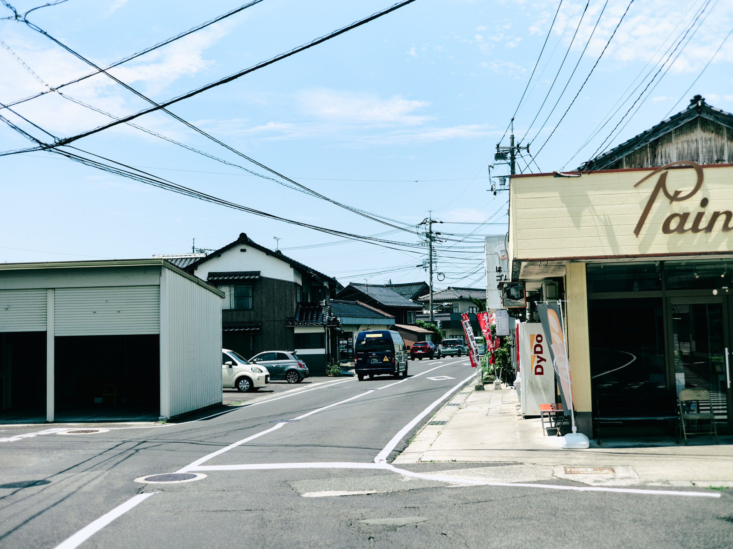 市街地を歩く。